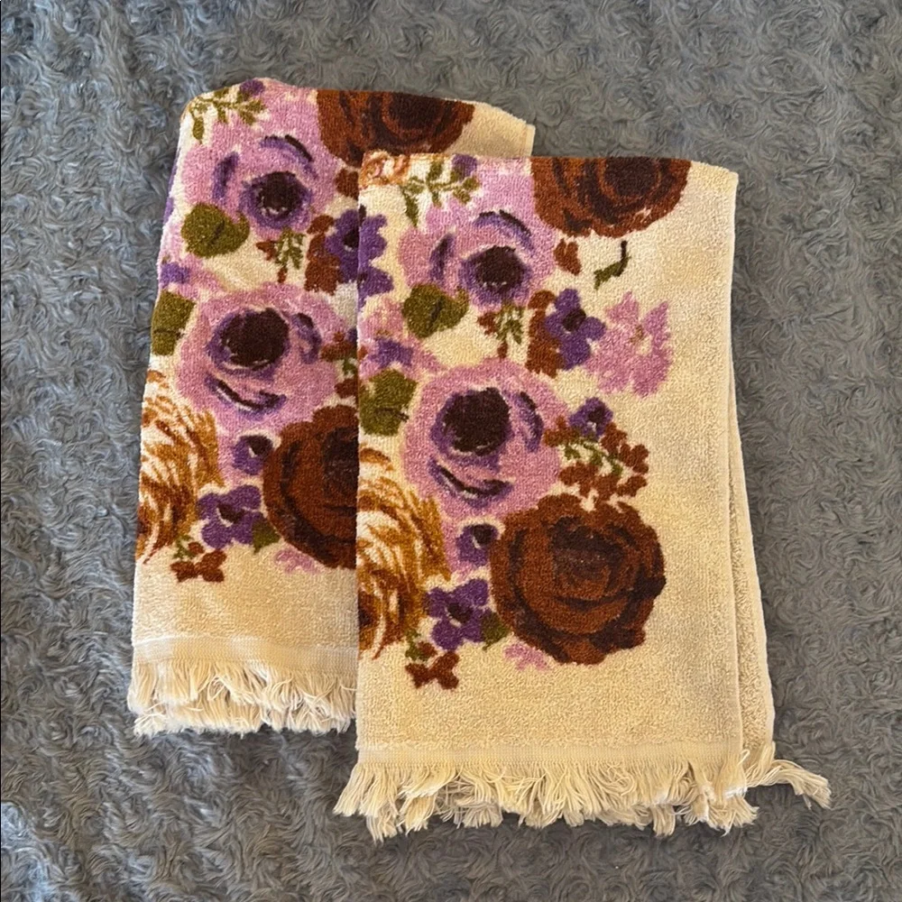 Vintage 70s JC Penny Fashion Manor Floral Patterned Fringe Hand Towels